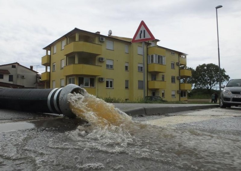 Novac potrošen, radovi završeni, a Pula i dalje pliva! Zašto?