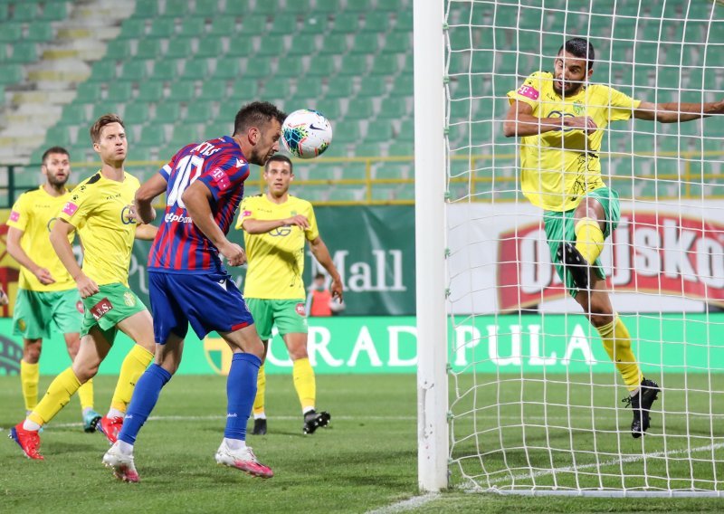 [VIDEO] Hajduk se ponovno mučio s 'davljenikom'; Caktaš zabio u petoj minuti, Istra propustila nekoliko velikih šansi, pa čak i preokret