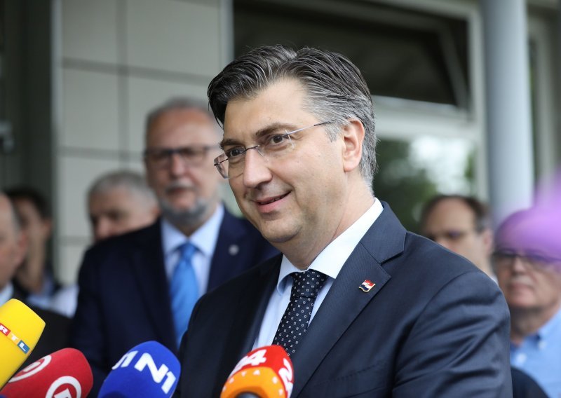 Plenković o 'srednjem prstu' Kolinde Grabar Kitarović: Pravi problem je gospodin Škoro. On proklizava i na suhom