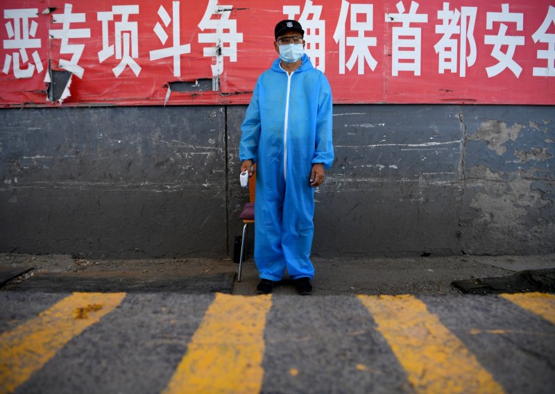 Što se to događa u Kini? U Pekingu 'mjere ratnog stanja', broj zaraženih i dalje raste, a još se ne zna tko je unio koronavirus na veletržnicu
