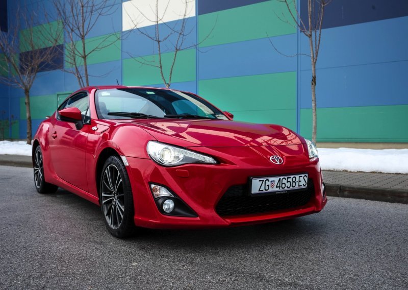 Toyota GT86 - automobil godine