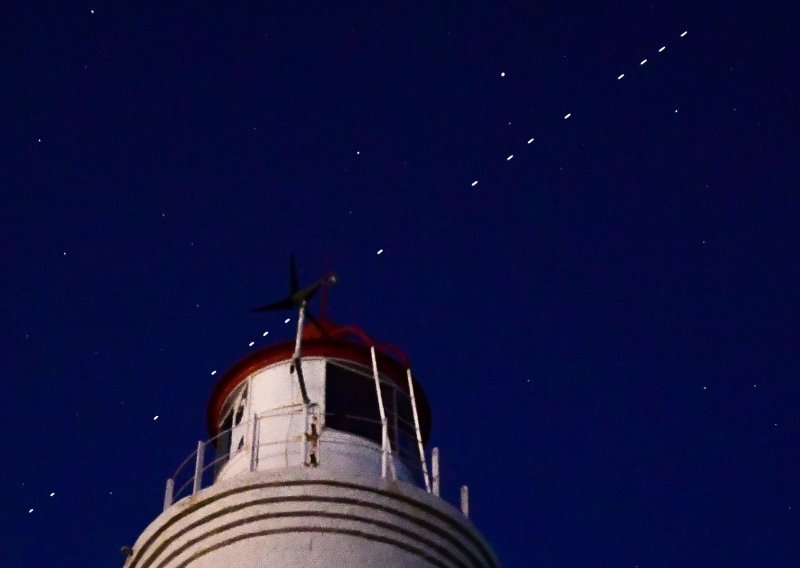 SpaceX testira svemirski internet Starlink, a traži i pomoć - evo detalja