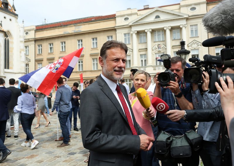 Jandroković se druži s građanima i poručuje: Izbori će se sasvim sigurno održati; Anušić pak kaže: Postoji mogućnost da izbori budu odgođeni