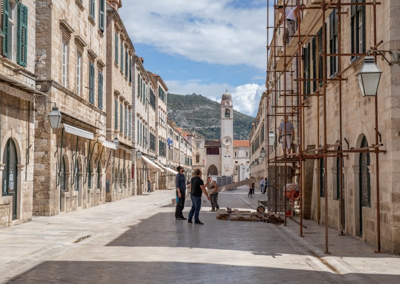 Građevinari ljuti na turističke vlasti jer im ne daju raditi u sezoni: Ponegdje je ipak dopušteno, otkrivamo gdje