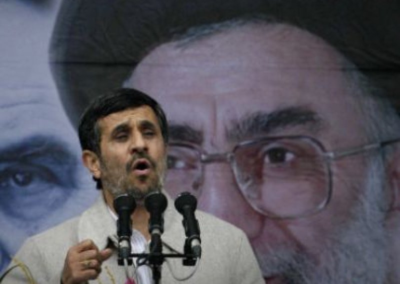 Iranski predsjednik Ahmadinejad na miniturneji po Africi