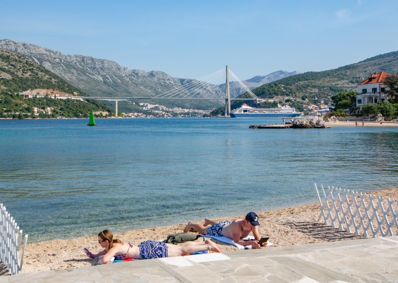 Turistički promet u šest mjeseci i lipnju na oko 30 posto lanjskog