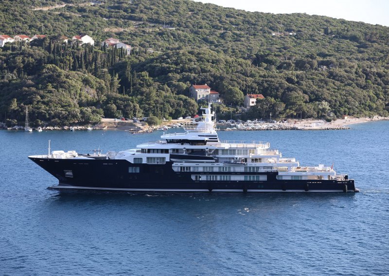 Superjahta 'Ulysses' u vlasništvu najbogatijeg Novozelanđanina uplovila u Dubrovnik