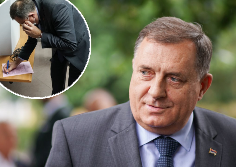 Ovo nema nigdje: Milorad Dodik dopustio fotografiranje listića kako bi svi vidjeli da je glasao za Vučića