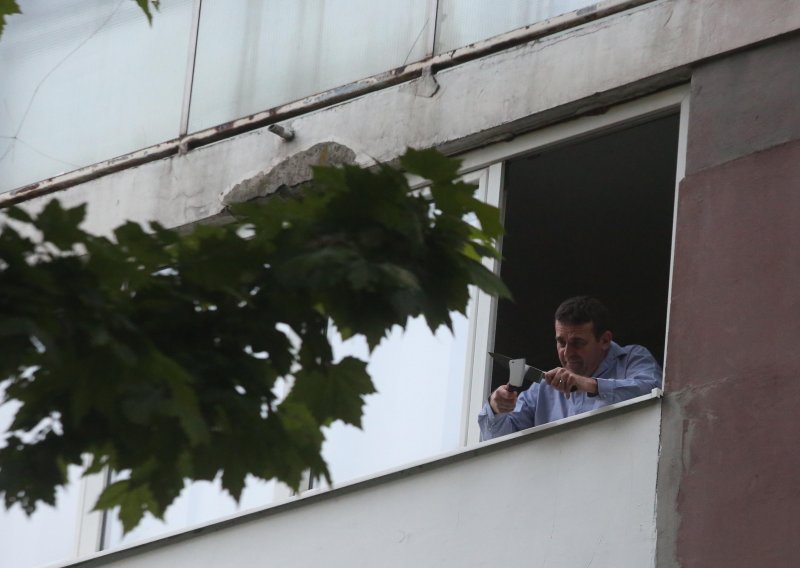 Drama u Sopotu: Muškarac koji cijelo popodne vitla nožem na balkonu i plaši susjede kandidat je na izborima