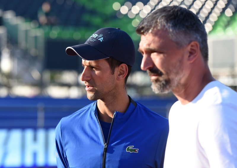 Među zaraženima je i trener Novaka Đokovića, ali srpski tenisač i dalje nema komentara na ovu katastrofalnu situaciju
