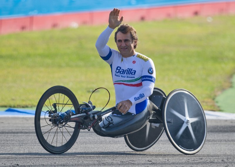 Nakon teške nesreće oglasio se kirurg koji je tri sata operirao sportaša za kojeg se moli cijela Italija