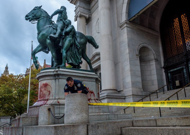 New York će ukloniti Rooseveltov kip jer je rasistički. Trump se protivi: Ne činite to!