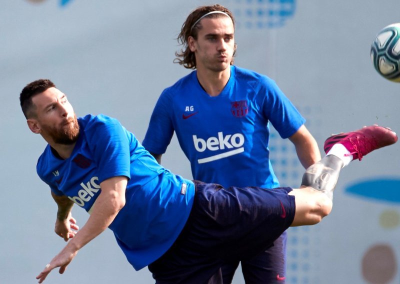 Kaos u Barceloni; na treningu se potukli Lionel Messi i Antoine Griezmann, a zna se i razlog zašto je došlo do fizičkog obračuna
