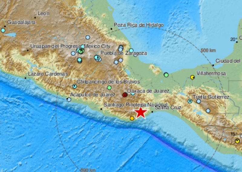 Snažan potres pogodio Meksiko, izdano upozorenje za tsunami