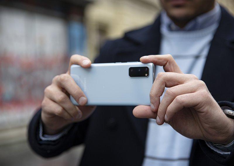 Odaberi pametni telefon čija kamera radi umjesto tebe, čak i u pokretu