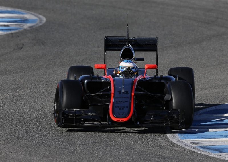 Alonsov McLaren spor kao traktor, Vettel i Ferrari sjajni!