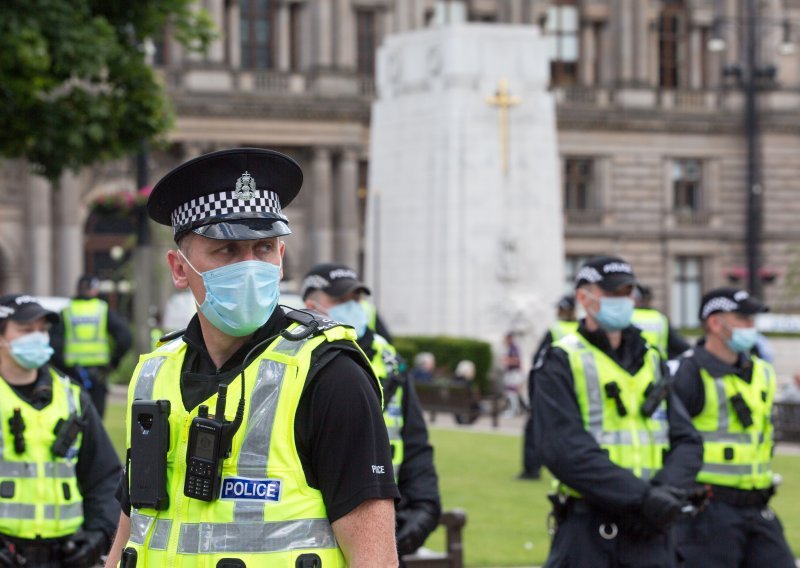 Napadač nožem usmrtio tri osobe u Glasgowu, njega ubila policija