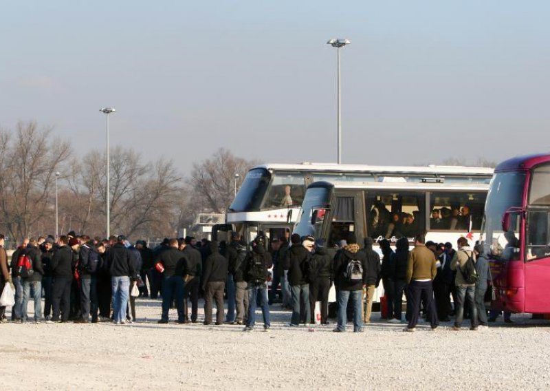 Pratite kako hrvatski navijači putuju prema Beogradu