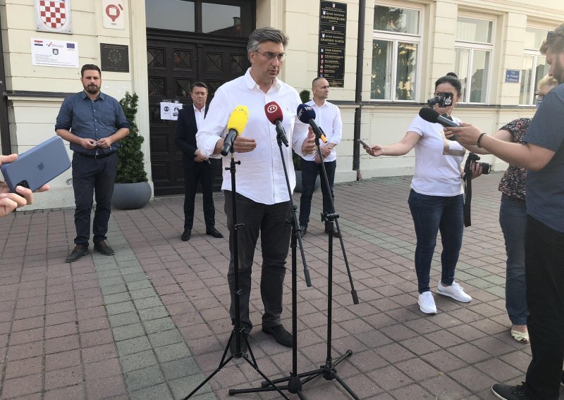 Plenković: Nakon izbora PDV na svu hranu ide s 25 na 13 posto