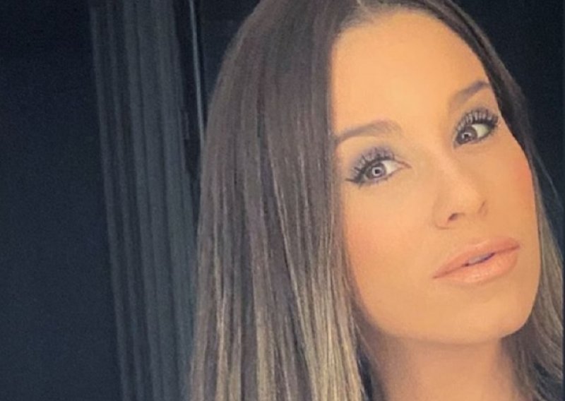 Rakitićeva Raquel u bikiniju pokazuje savršeno tijelo: Evo zašto je uvijek na listama najzgodnijih žena nogometaša