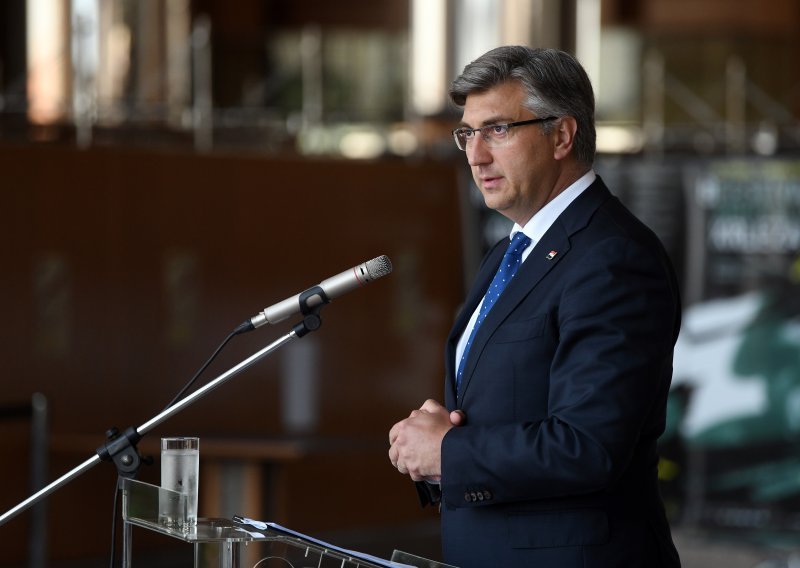 Plenković diplomatima: Koronavirus poremetio predsjedanje, no postignut je maksimum