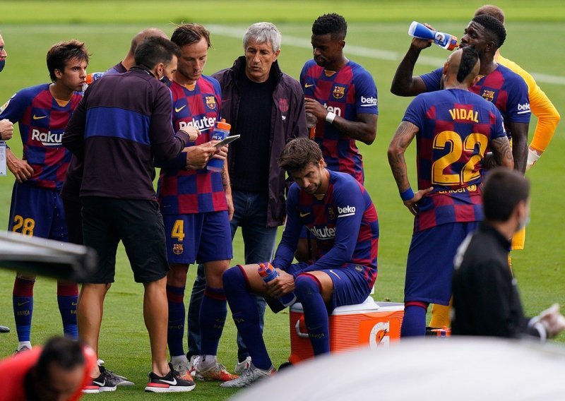Besana noć u Barceloni; trener odbio voditi momčad, Messi i dalje šuti, a intervenirati je morao i predsjednik kluba...