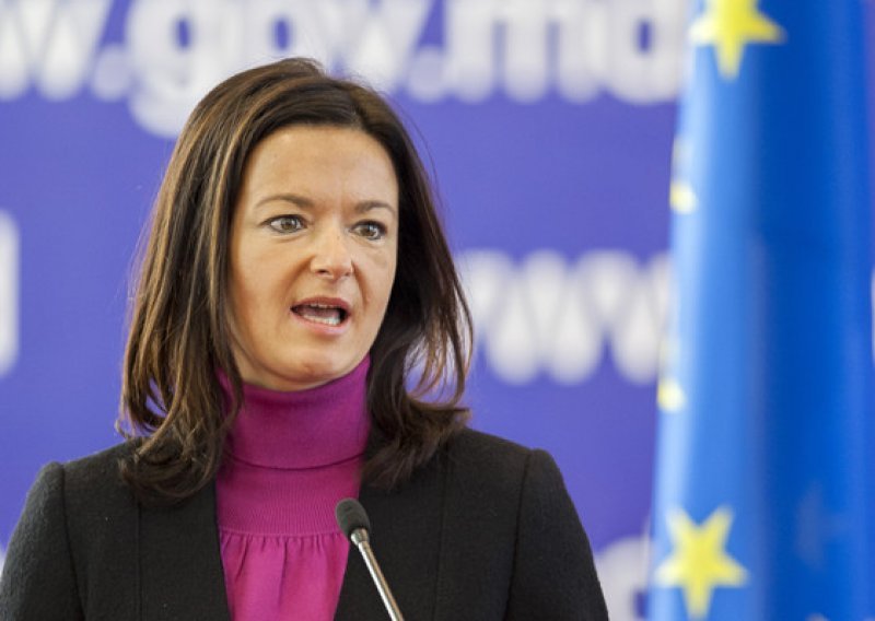 Tanja Fajon pozvala Janšu na ostavku: Ostavka ministra unutarnjih poslova nije dovoljna