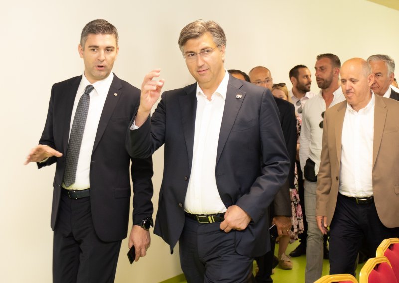 Plenković: Koliko ja znam, gospođa Tomašić je ovdje kao 'zezalica'