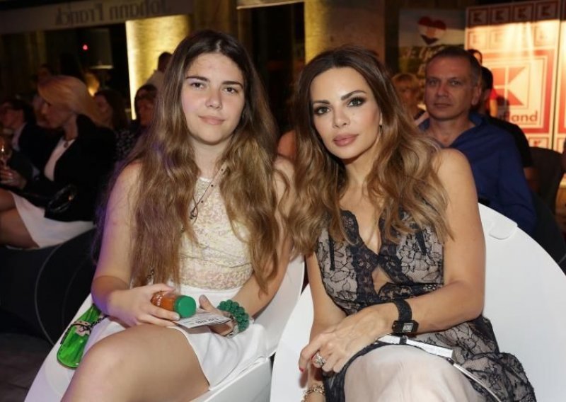 Nikolina Ristović povela kćer na Fashion Week