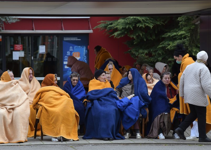 Objavljene preporuke za izbore u domovima za umirovljenike, korisnici će glasovati ispred ulaza u zgrade