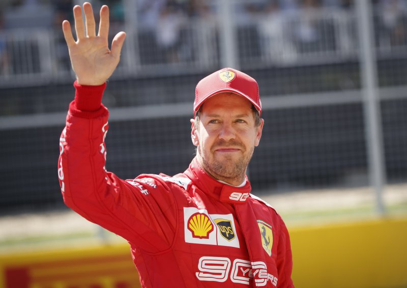 Sebastian Vettel odjednom promijenio priču oko rastanaka s Ferrarijem; njemački vozač progovorio je u krivom trenutku