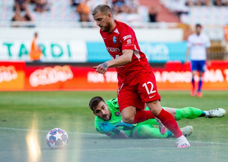 [VIDEO] Sjajni Osijek slavio na Poljudu; Petar Bočkaj golom s 30 metara 'torpedirao' nikad lošiji Hajduk