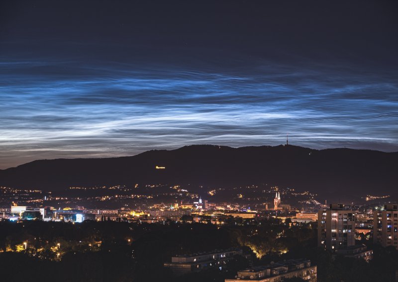 Na nebu iznad Hrvatske sinoć rijedak meteorološki fenomen: Svjetleći oblaci usred noći