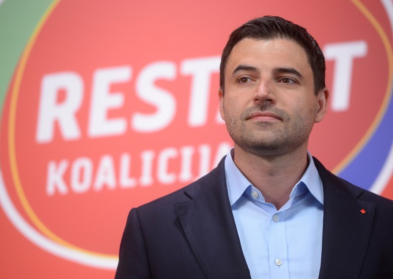 Bernardić: Neću se više kandidirati za predsjednika, do novih izbora šef stranke će biti Komadina. Računajte na nas!