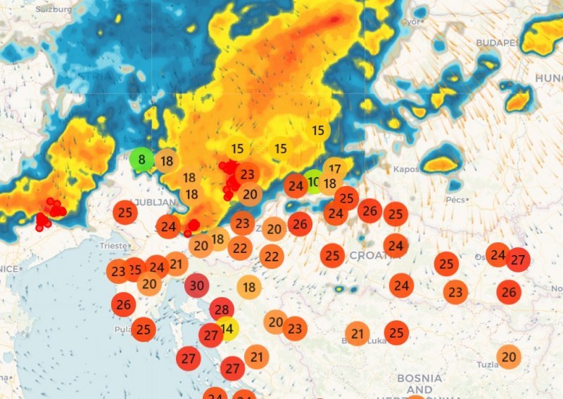 Jak vjetar i kiša diljem središnje Hrvatske, tijekom noći kreće orkanska bura na Jadranu, sutra osjetno svježije