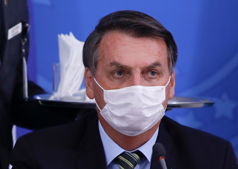 Bolsonaro navodno ima simptome koronavirusa, čekaju se rezultati testa