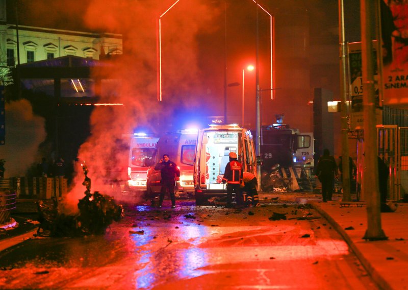Dvije eksplozije kod stadiona Bešiktaša u Istanbulu, najmanje 20 ozlijeđenih