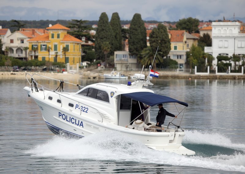 Nastavljena intenzivna potraga za mladićem koji je nestao u zadarskom akvatoriju