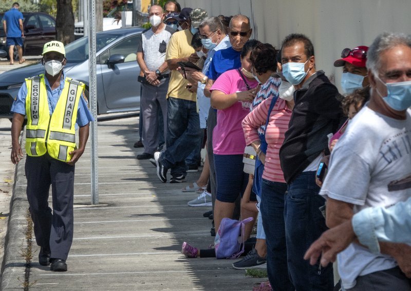 Gotovo tisuću zaposlenika centara za imigrante zaraženo koronavirusom