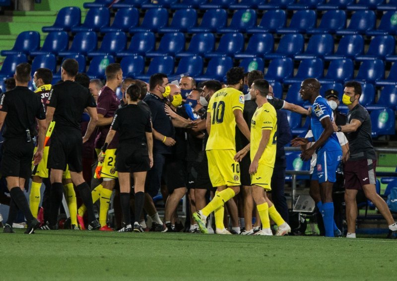 Totalni kaos nakon utakmice u Španjolskoj; opću makljažu nogometaša prekinula je tek interventna policija