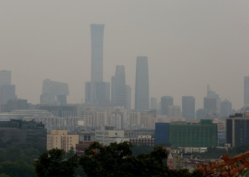 Smog prouzročio 49.000 smrti u Pekingu i Šangaju 2020.