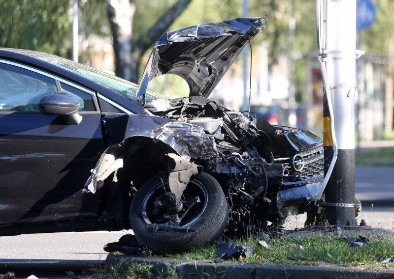 Dva auta sudarila se u Zagrebu, jedan ozlijeđeni
