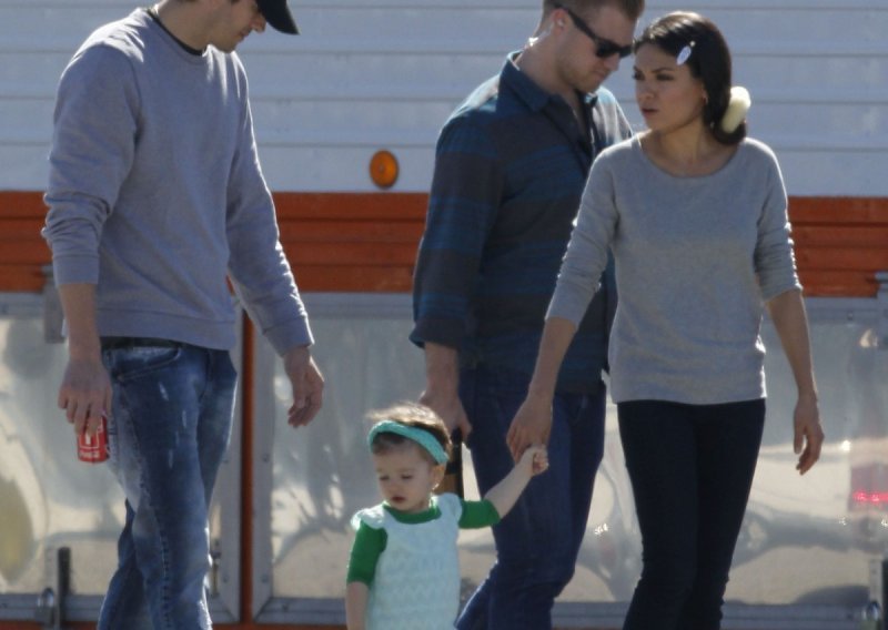 Ashton Kutcher zna kako Milu Kunis ostaviti bez daha