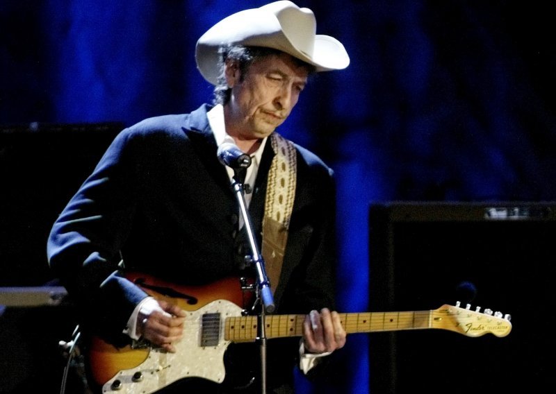 Bob Dylan propustio svečanu dodjelu Nobelovih nagrada