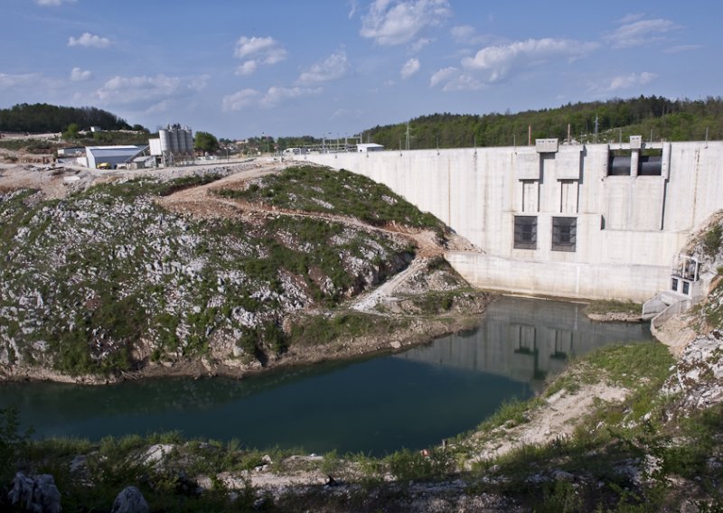 Zeleni: HE Lešće treba srušiti! HEP: Srušimo ih onda sve!