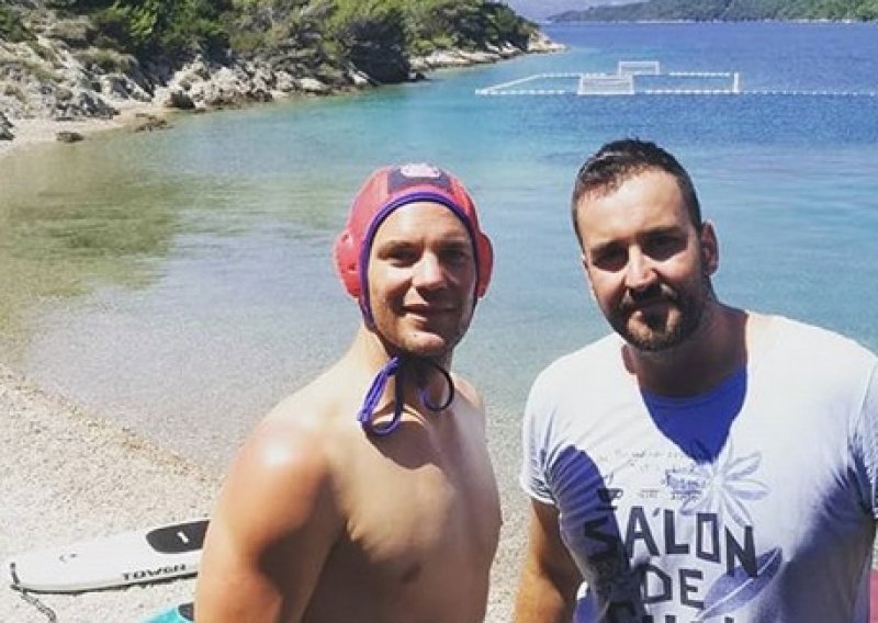 [FOTO] Manuel Neuer promijenio sport, stao na vaterpolski gol i oduševio našeg proslavljenog reprezentativca: 'Nisam očekivao da je tako dobar'