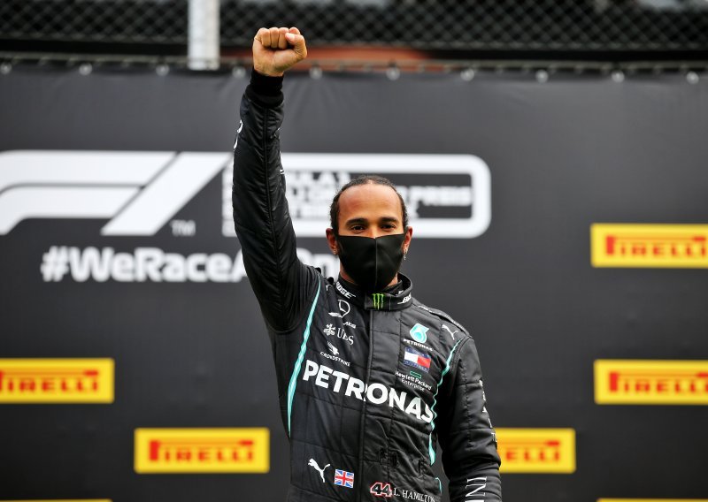 [VIDEO] Lewis Hamilton stigao do 85. pobjede u karijeri i sve je bliži rekordu Michaela Schumachera; Ferrarijevi vozači u međusobnom sudaru