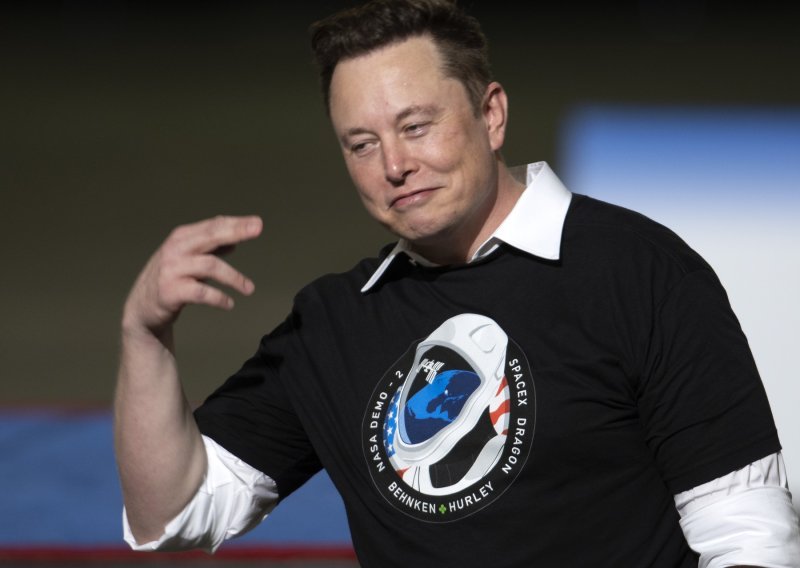 Elon Musk: Većina mojih privatnih poruka na Twitteru su memovi