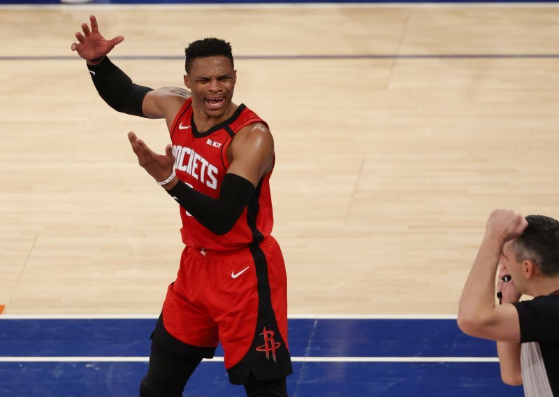 Houston Rocketsi skrivali razlog zašto neki igrači nisu doputovali u Orlando, ali onda je Russell Westbrook otkrio istinu - zaražen je koronavirusom