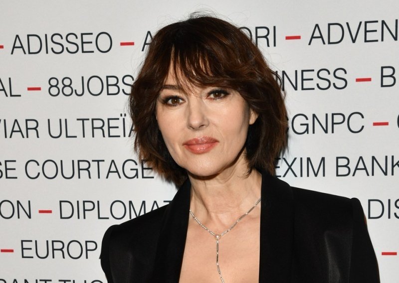 Monica Bellucci ima novu frizuru koju je tako lako održavati, a obožavaju je Francuskinje